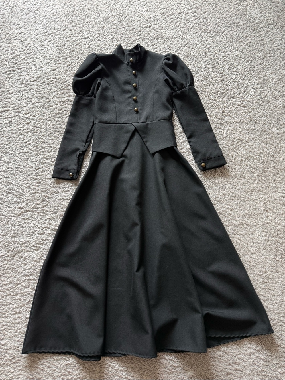 Deluxe Witch Costume for Girls. Perfect for Halloween.